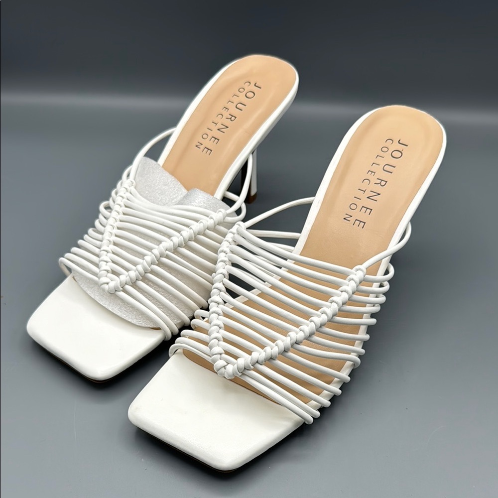 Journee Collection Womens Saskia Mid Heel Open Toe Pumps.